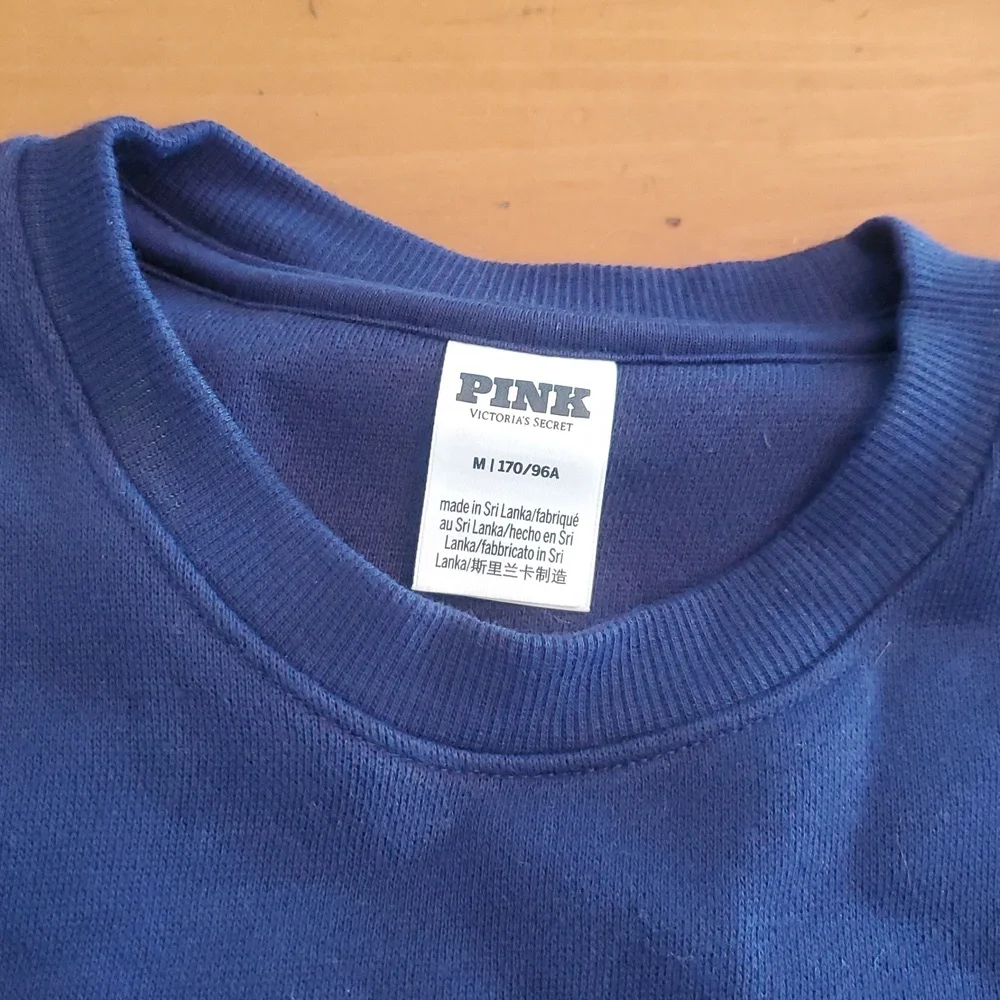 Victoria's Secret PINK crewneck Sweatshirt - Picture 4 of 8